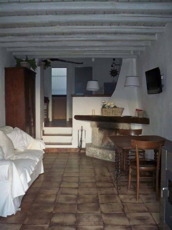 カステルモーラ Rifugio Dei Tre Piniゲストハウス エクステリア 写真