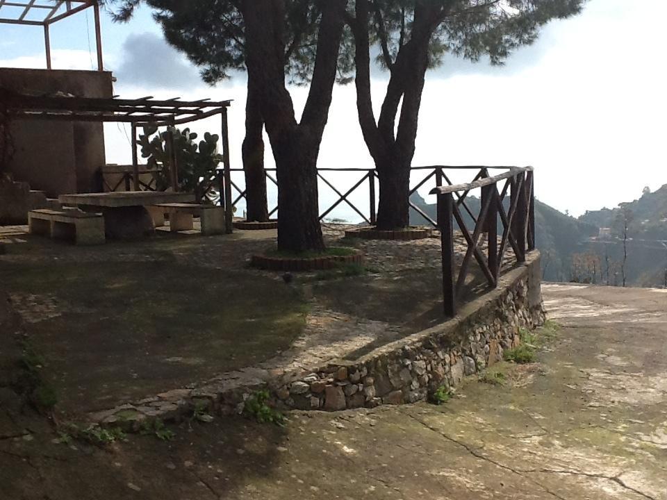 カステルモーラ Rifugio Dei Tre Piniゲストハウス エクステリア 写真
