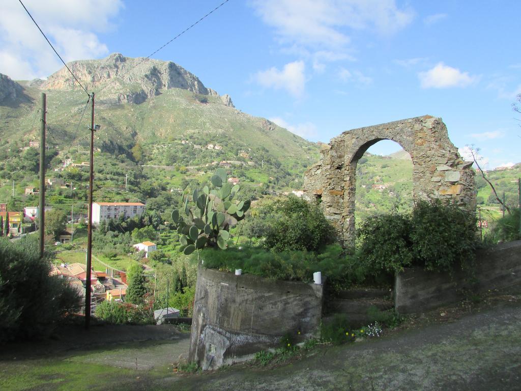 カステルモーラ Rifugio Dei Tre Piniゲストハウス エクステリア 写真
