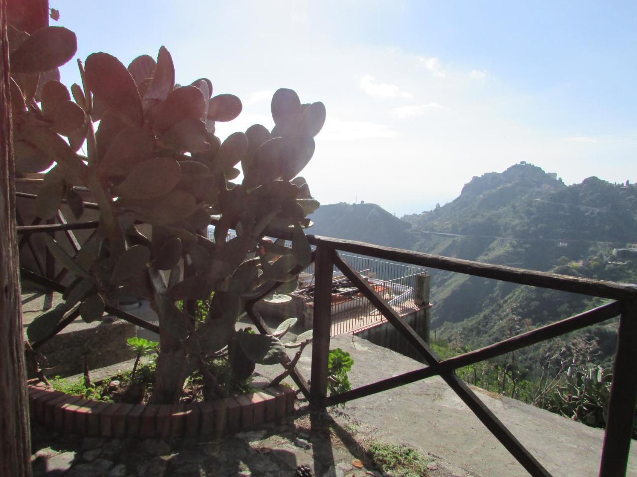 カステルモーラ Rifugio Dei Tre Piniゲストハウス エクステリア 写真